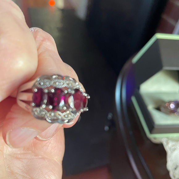 Elegant Five Stone Rhodolite Garnet Ring - Picture 4 of 9